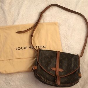 Authentic Louis Vuitton Saumur 30